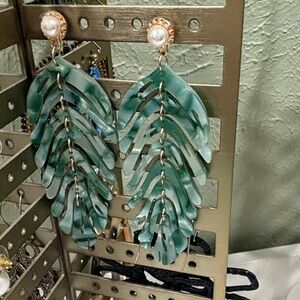 Elegant Green Leaf Dangle Earrings